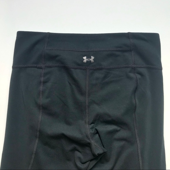 Under Armour Perfect Tight Crop Legging | Black - Picture 7 of 8
